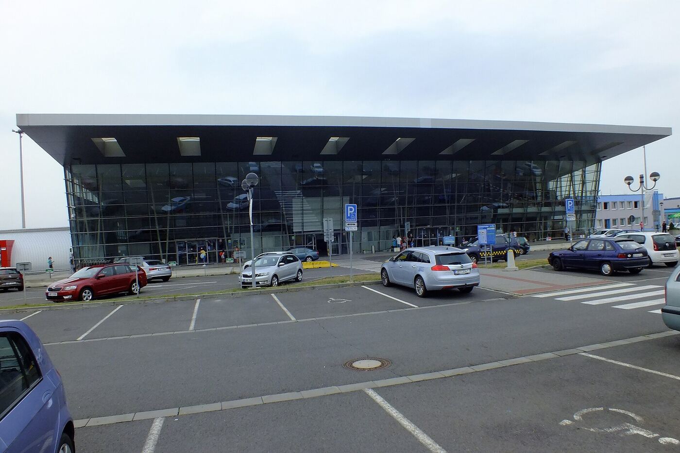 Parkování u regionálního letiště Ostrava Mošnov