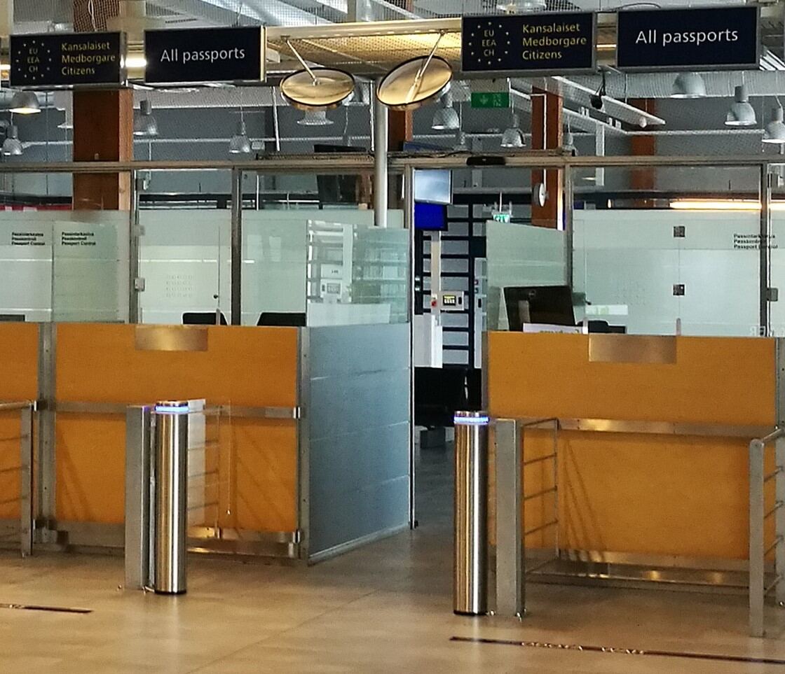 Jak zabalit kufr na dovolenou pomocí rolování oblečení a balicích buněk