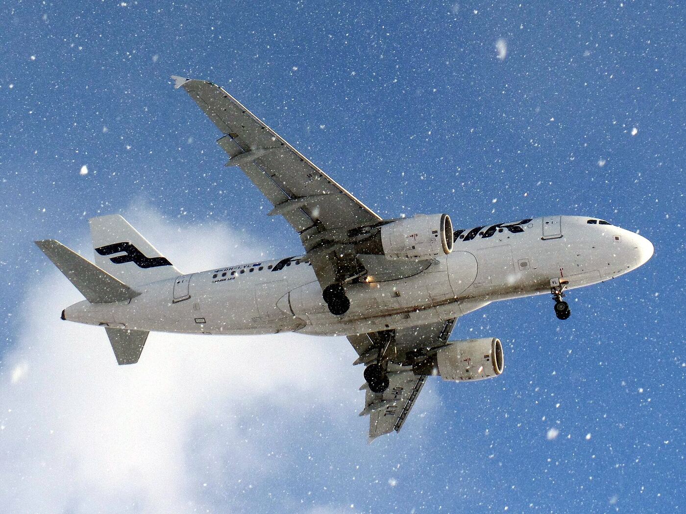 Nízkonákladové a klasické aerolinky: přehled dopravců létajících z ČR